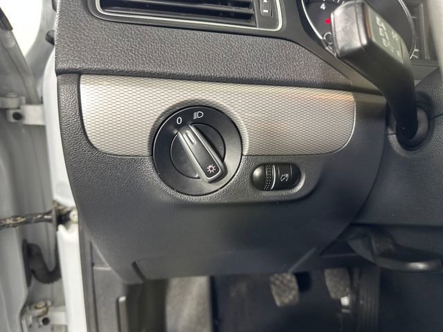 Used 2017 Volkswagen Jetta S image 19