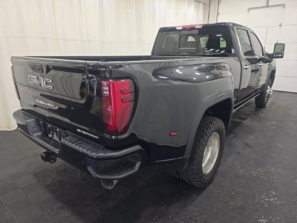 Used 2025 GMC Sierra 3500 Denali w/ Denali Reserve Package AWD/4WD image 4
