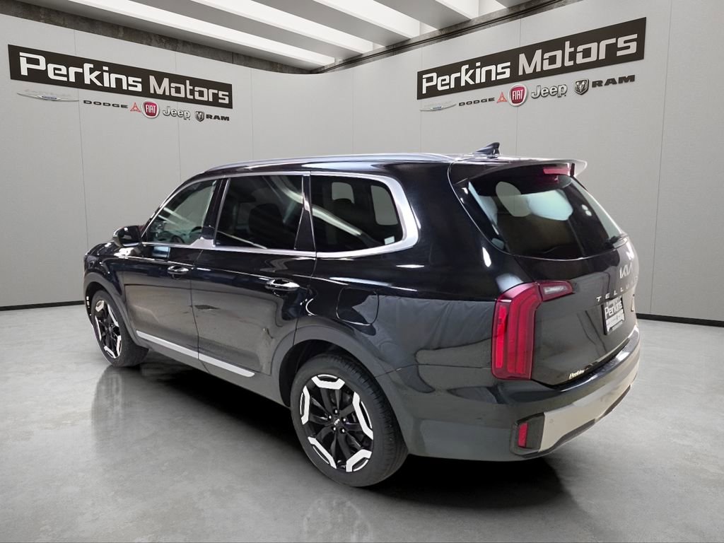 Used 2025 Kia Telluride S AWD/4WD image 3