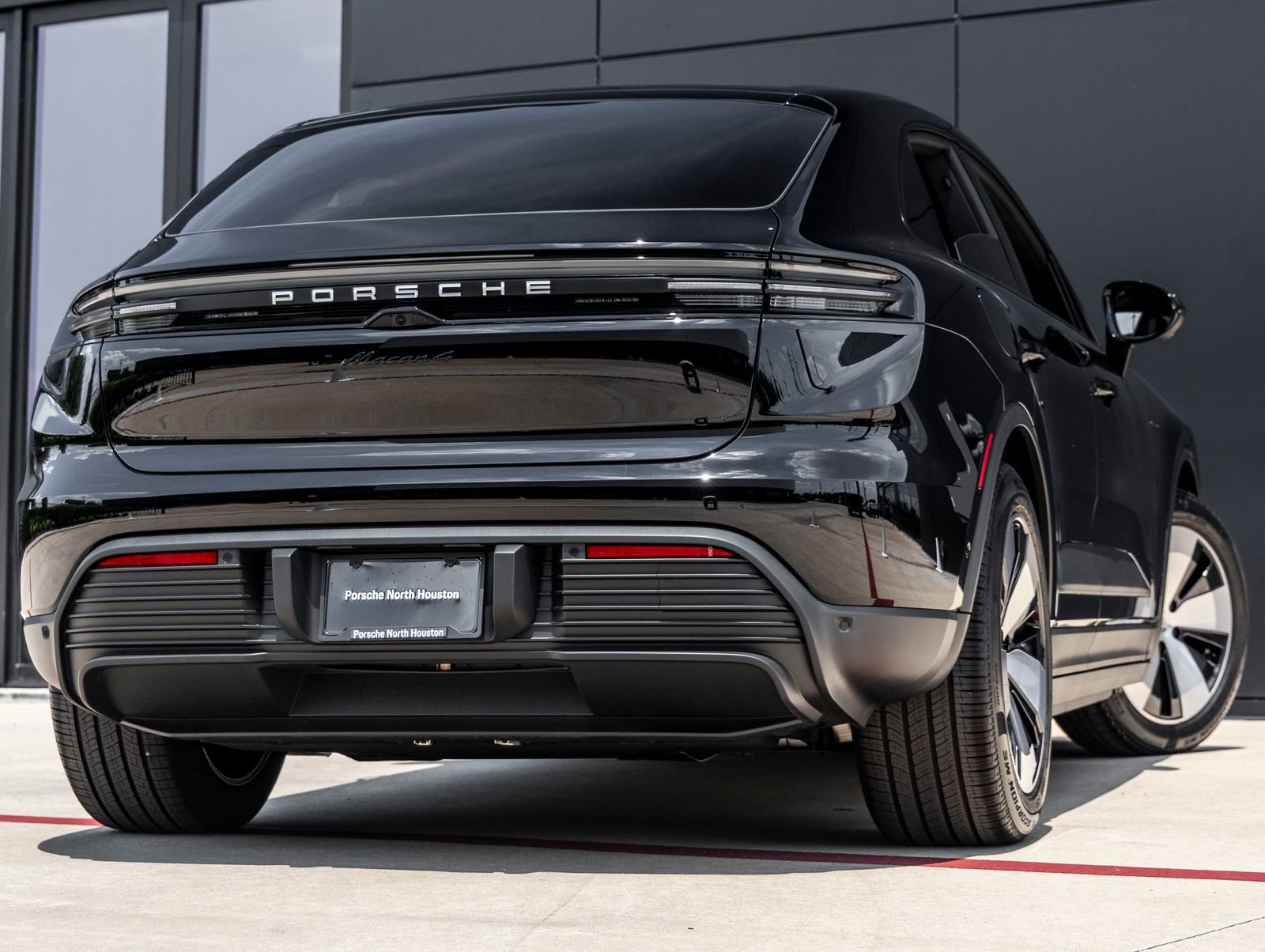 Certified 2025 Porsche Macan 4 Electric image 11