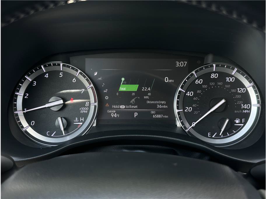 Used 2022 Toyota Highlander XLE AWD/4WD image 22