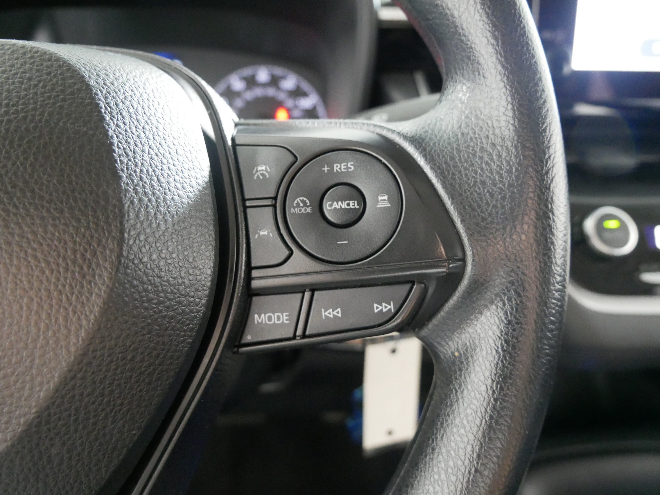 Used 2024 Toyota Corolla LE FWD image 28