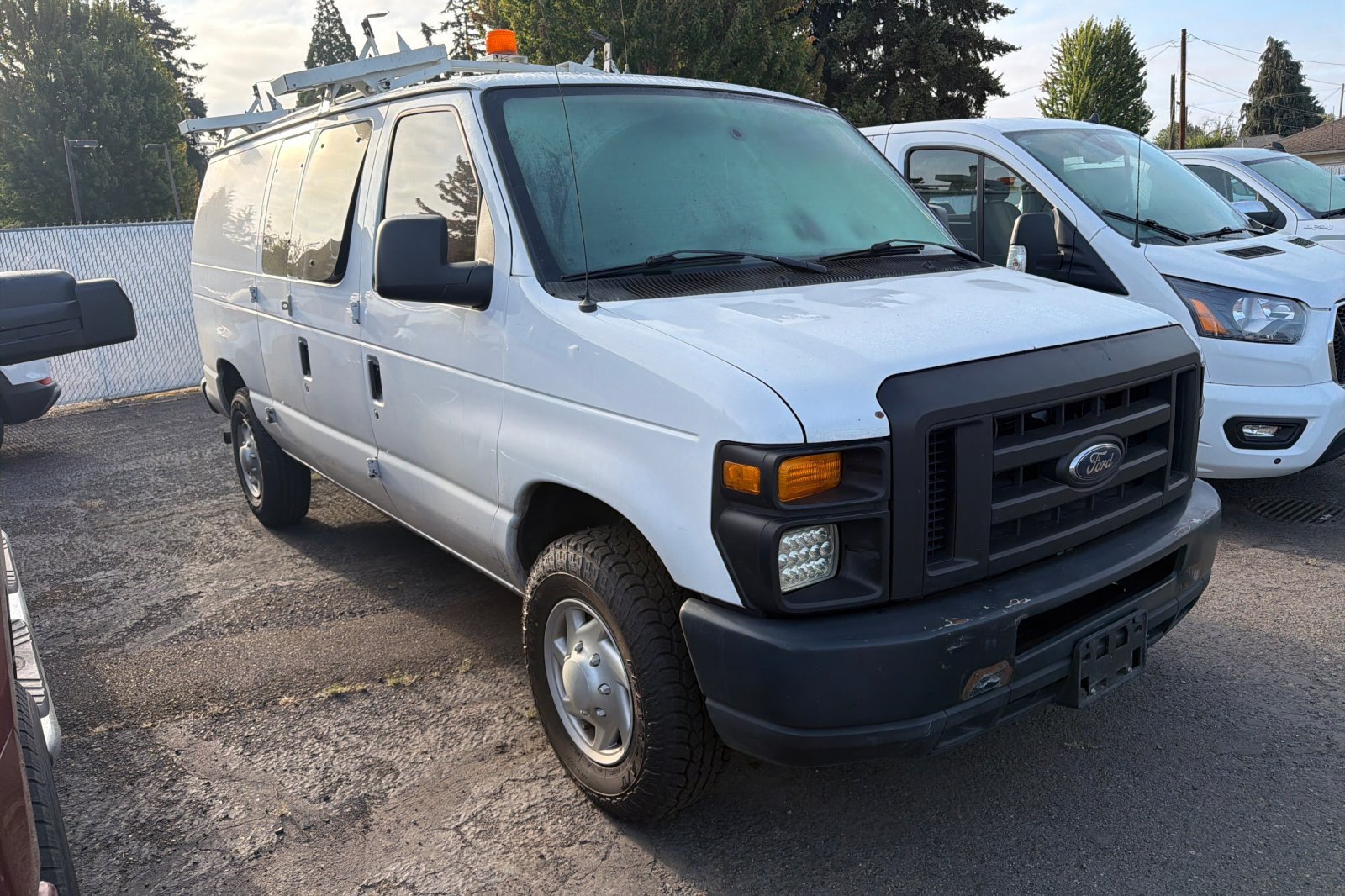 Used 2008 Ford E-250 and Econoline 250 RWD image 2