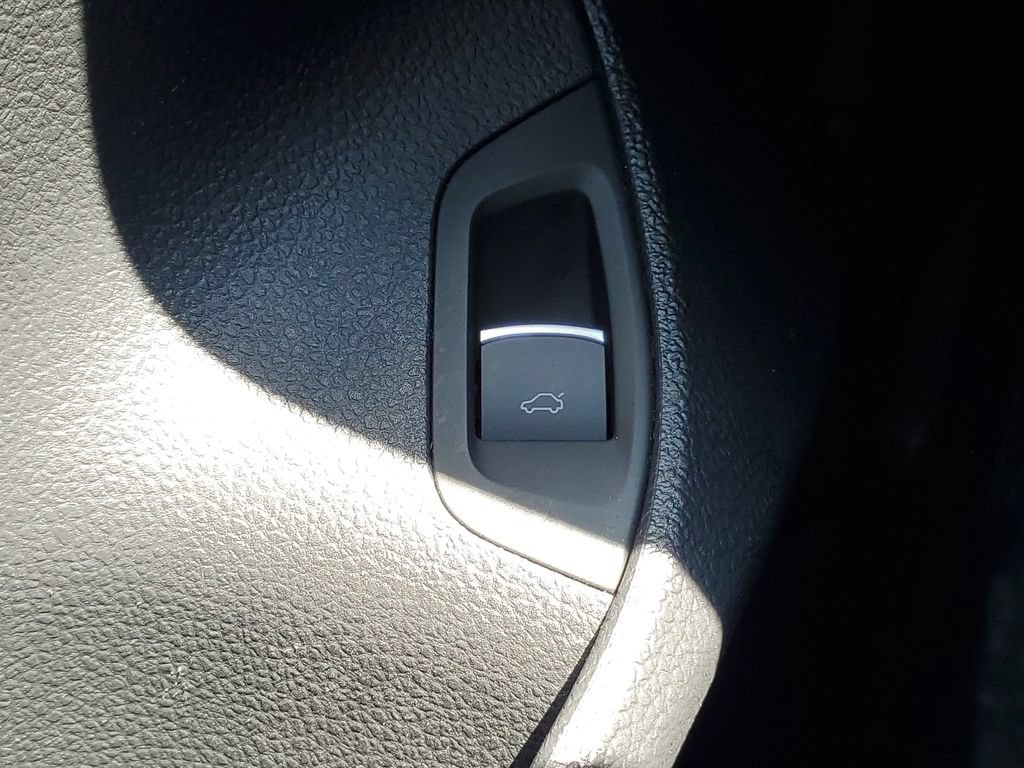 Used 2017 Volkswagen Passat 1.8T S FWD image 18