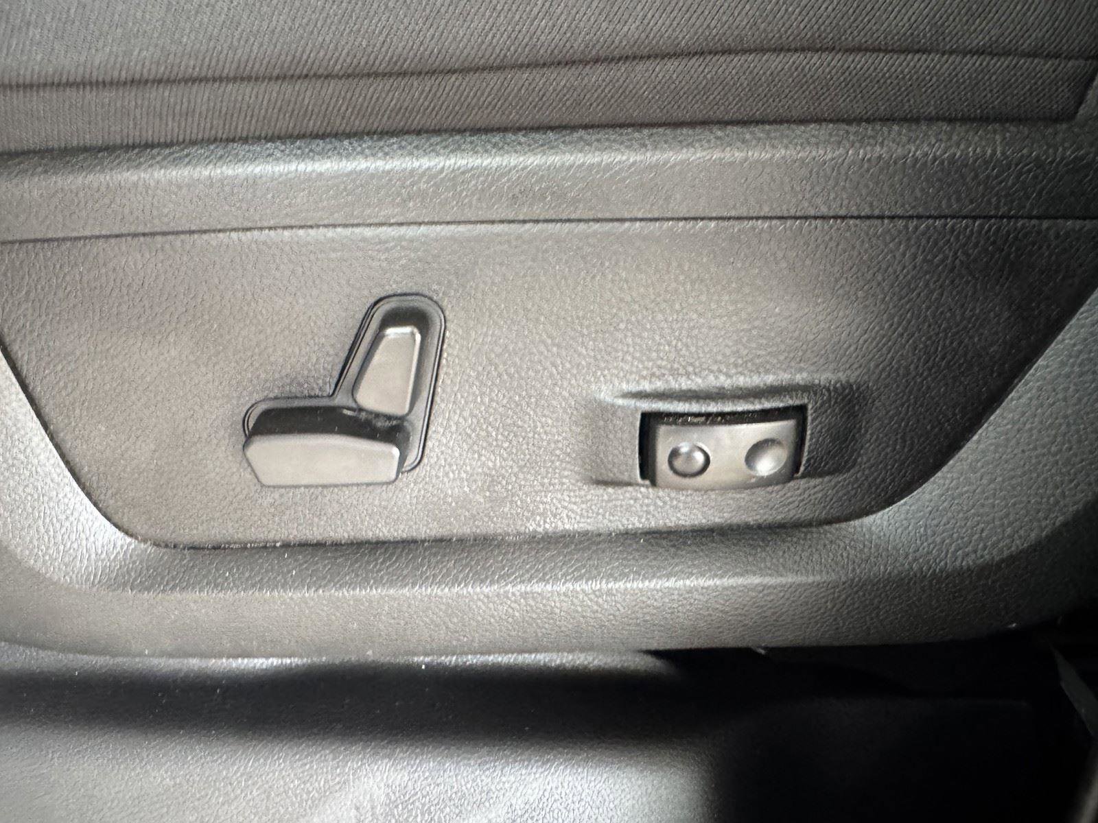 Used 2024 RAM 2500 Big Horn w/ Protection Group image 26