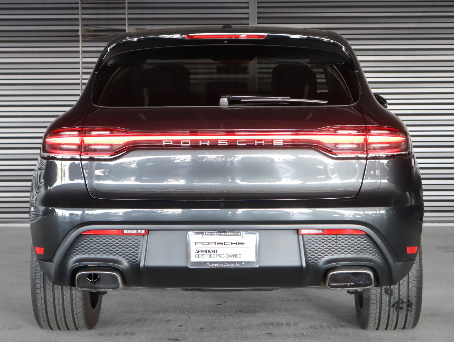 Used 2025 Porsche Macan image 9