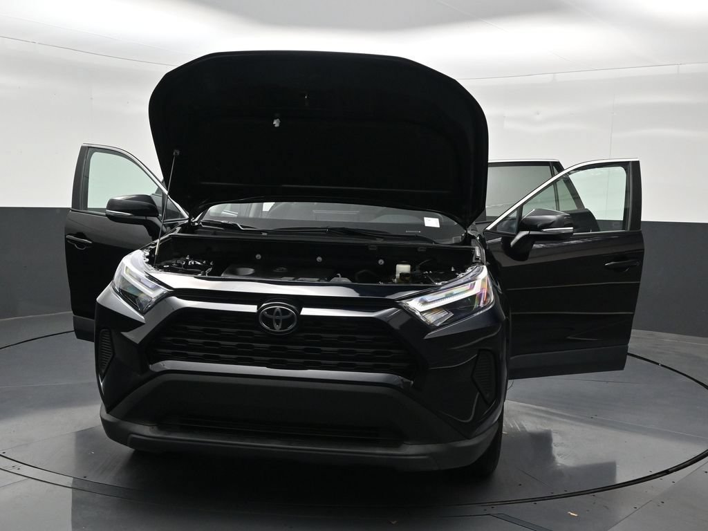 Used 2025 Toyota RAV4 XLE w/ Convenience Package FWD image 37