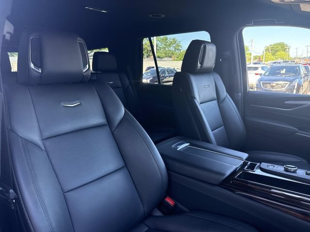 Certified 2024 Cadillac Escalade Luxury AWD/4WD image 50