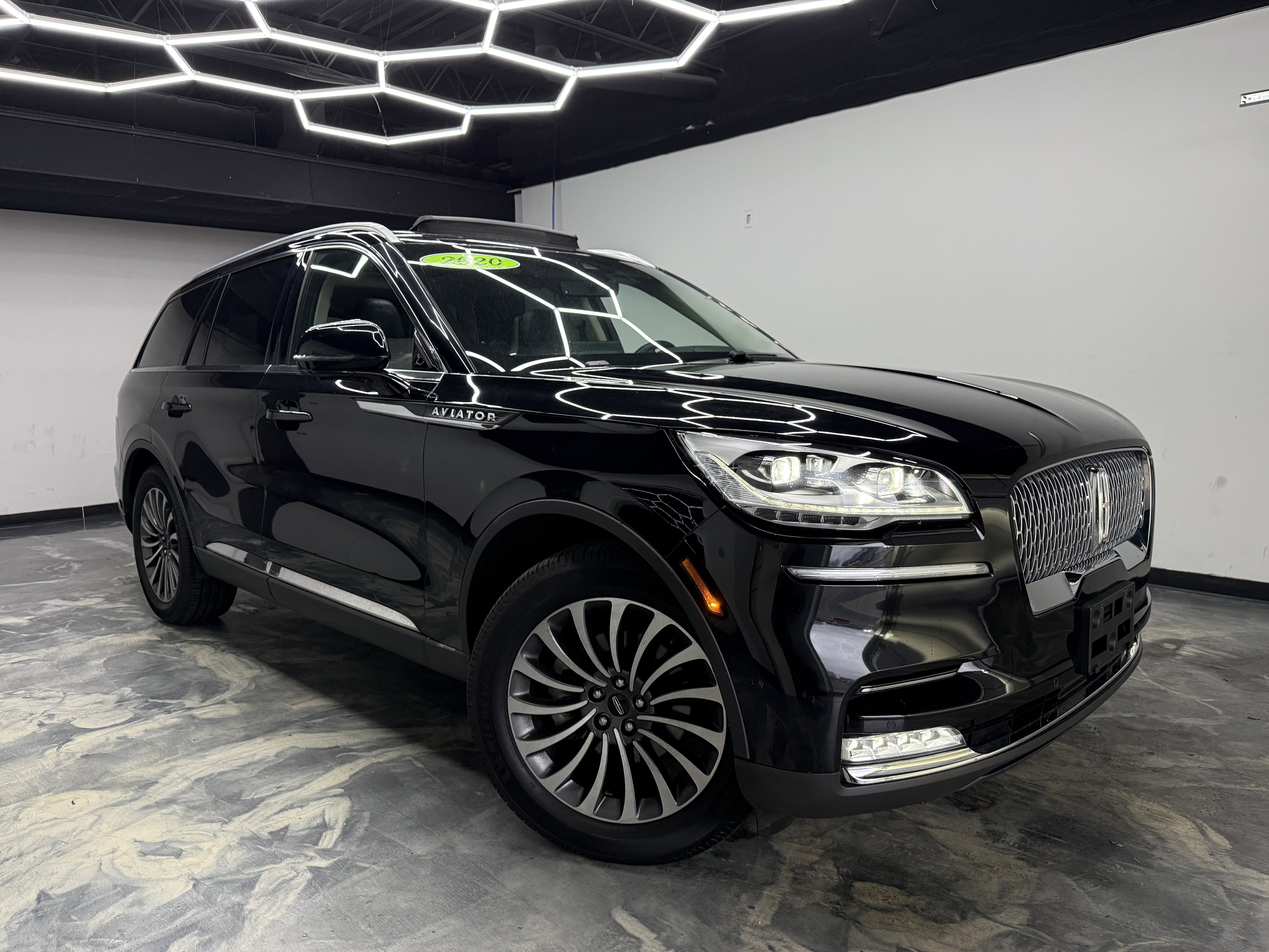 Used 2020 Lincoln Aviator Reserve w/ Equipment Group 201A image 5