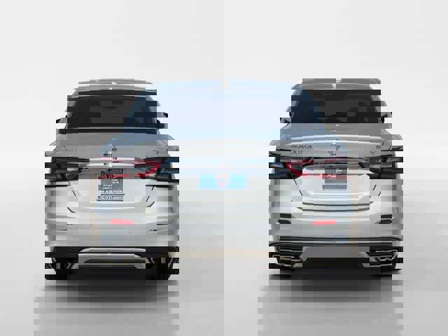 Used 2021 Nissan Maxima 3.5 SV w/ Floor Mat Group image 4