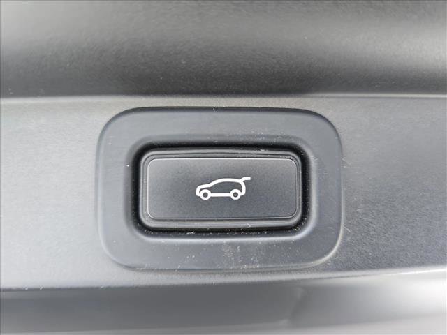 Used 2023 Land Rover Range Rover Long Wheelbase SE image 15