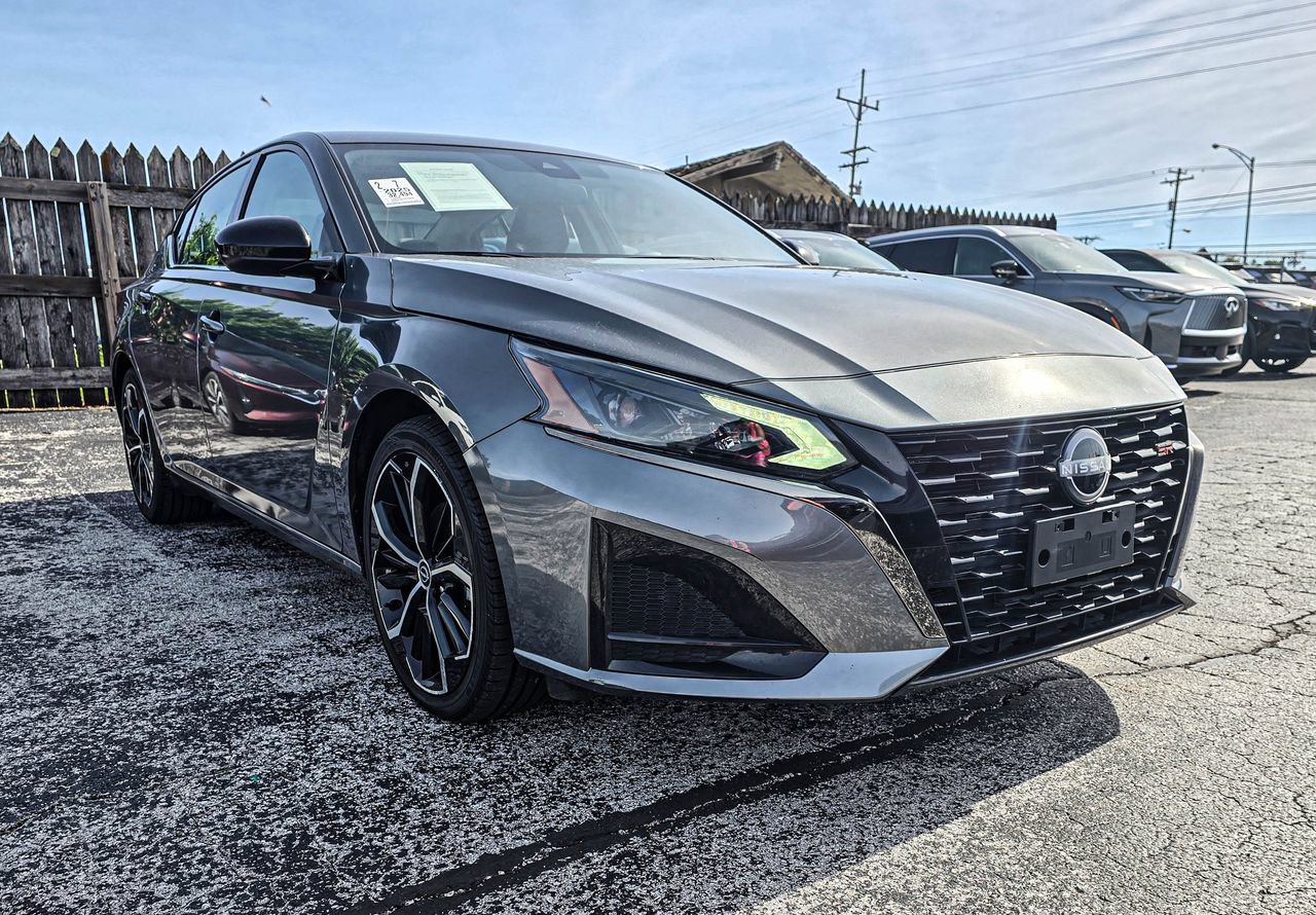 Used 2025 Nissan Altima 2.5 SR FWD image 1