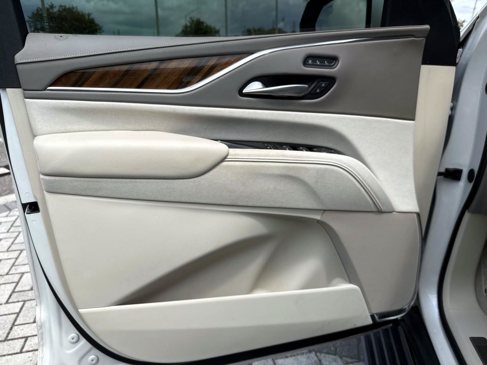 Used 2024 Cadillac Escalade Sport Platinum RWD image 17