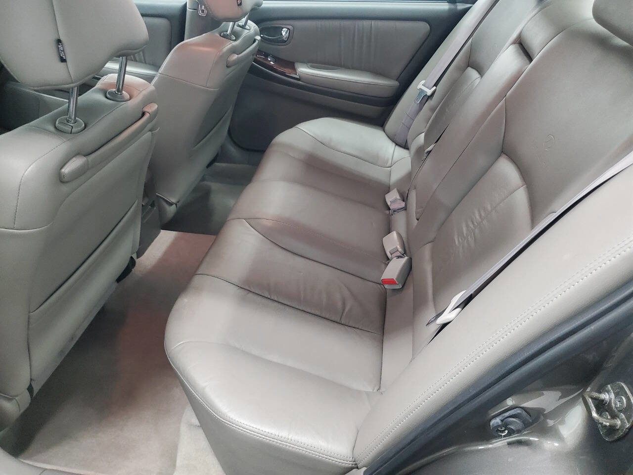 Used 2001 INFINITI I30 image 12