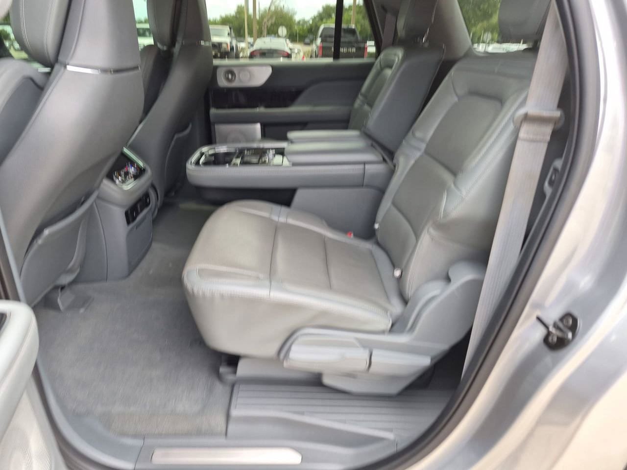 Used 2020 Lincoln Navigator L Reserve w/ Luxury Package AWD/4WD image 22
