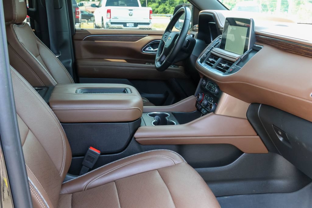 Used 2024 Chevrolet Tahoe High Country AWD/4WD image 21