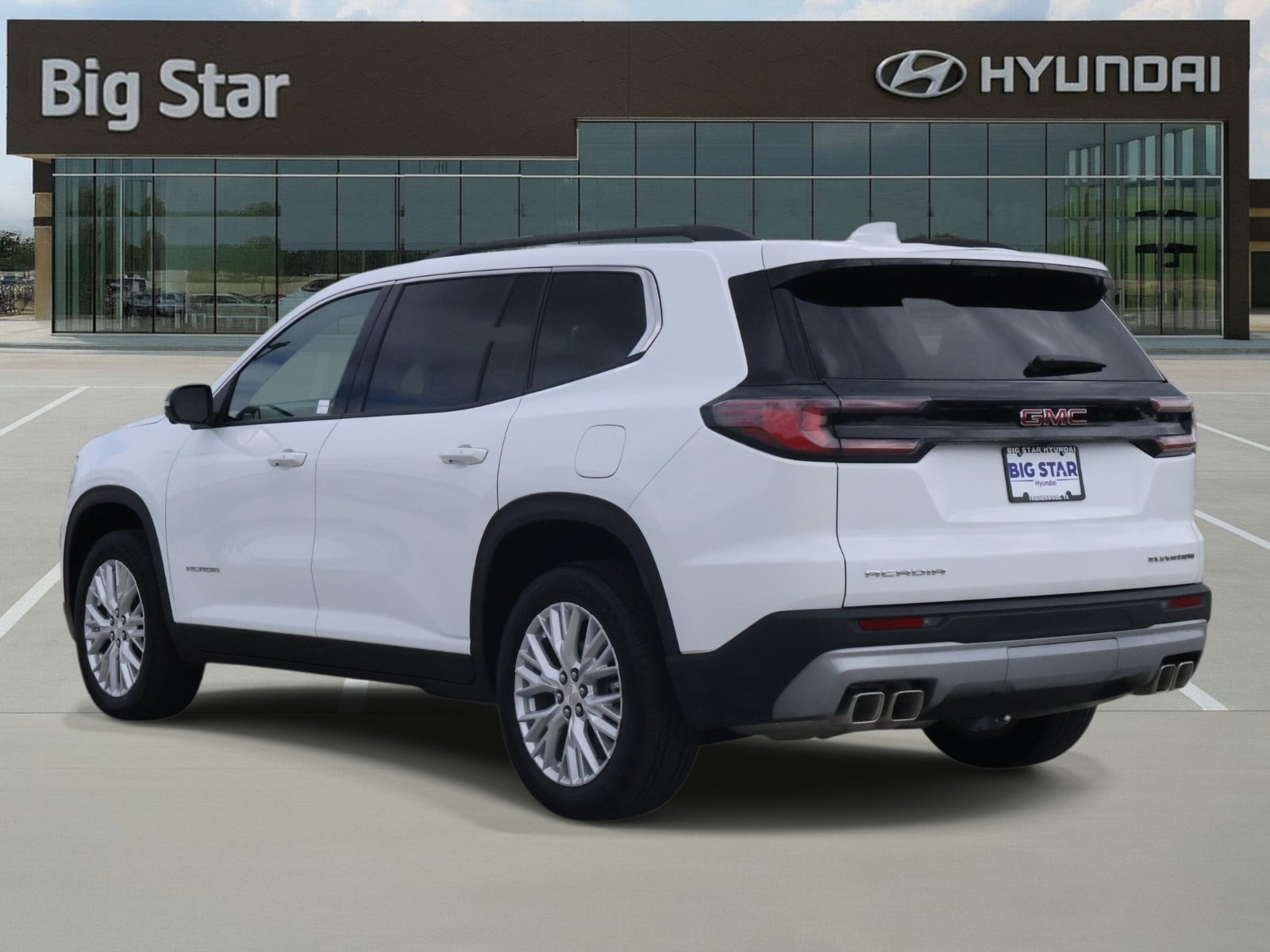 Used 2026 GMC Acadia Elevation w/ Elevation Premium Package FWD image 3