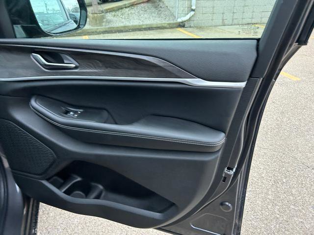 New 2025 Jeep Grand Cherokee Limited w/ Trailer Tow Package image 22