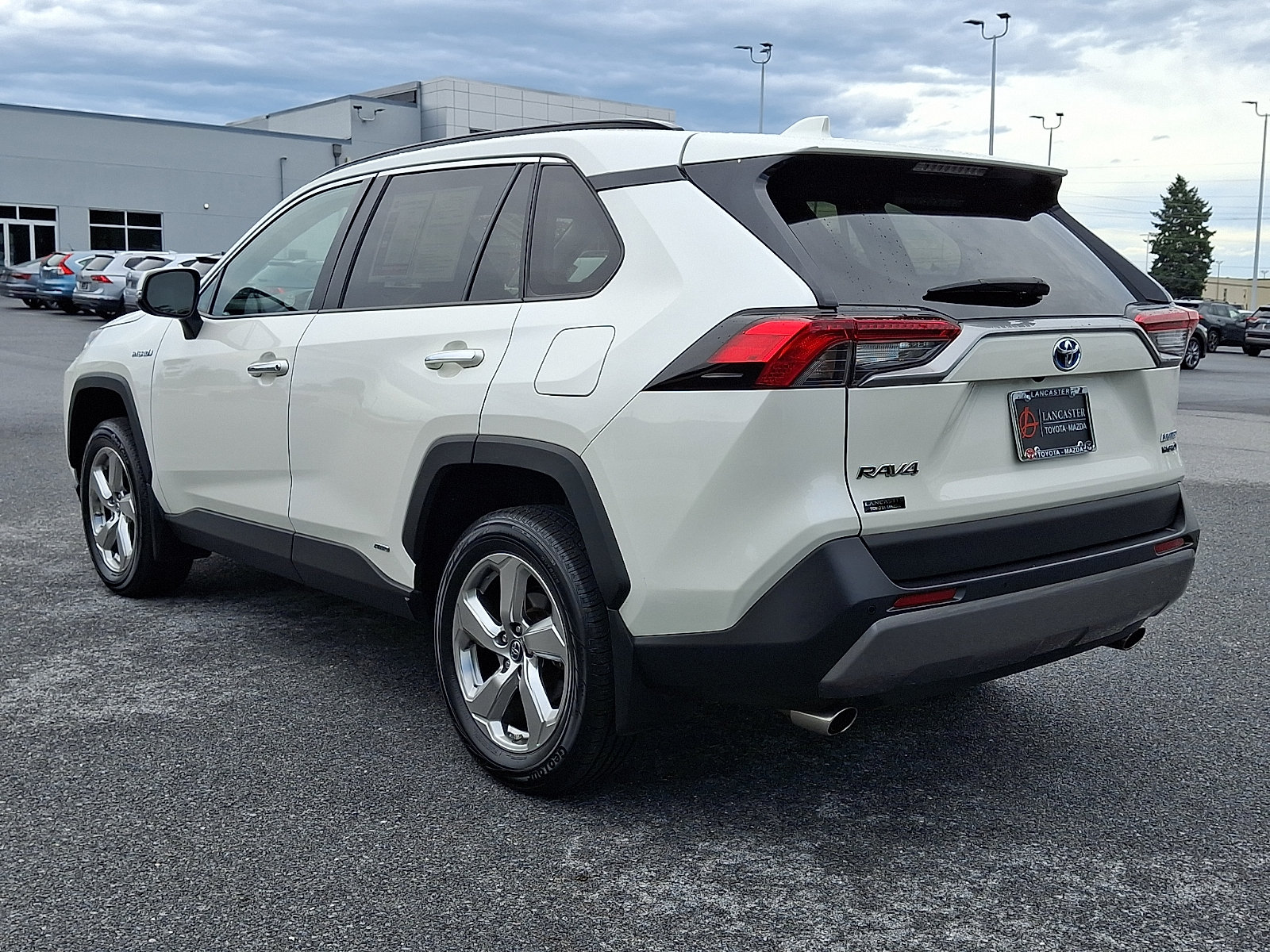 Used 2019 Toyota RAV4 Limited w/ Carpet Mat Package AWD/4WD image 5