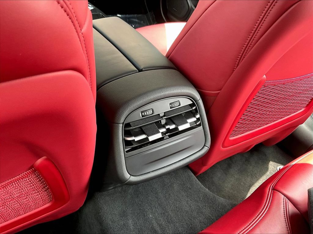 Used 2023 Maserati Ghibli Modena Q4 AWD/4WD image 10