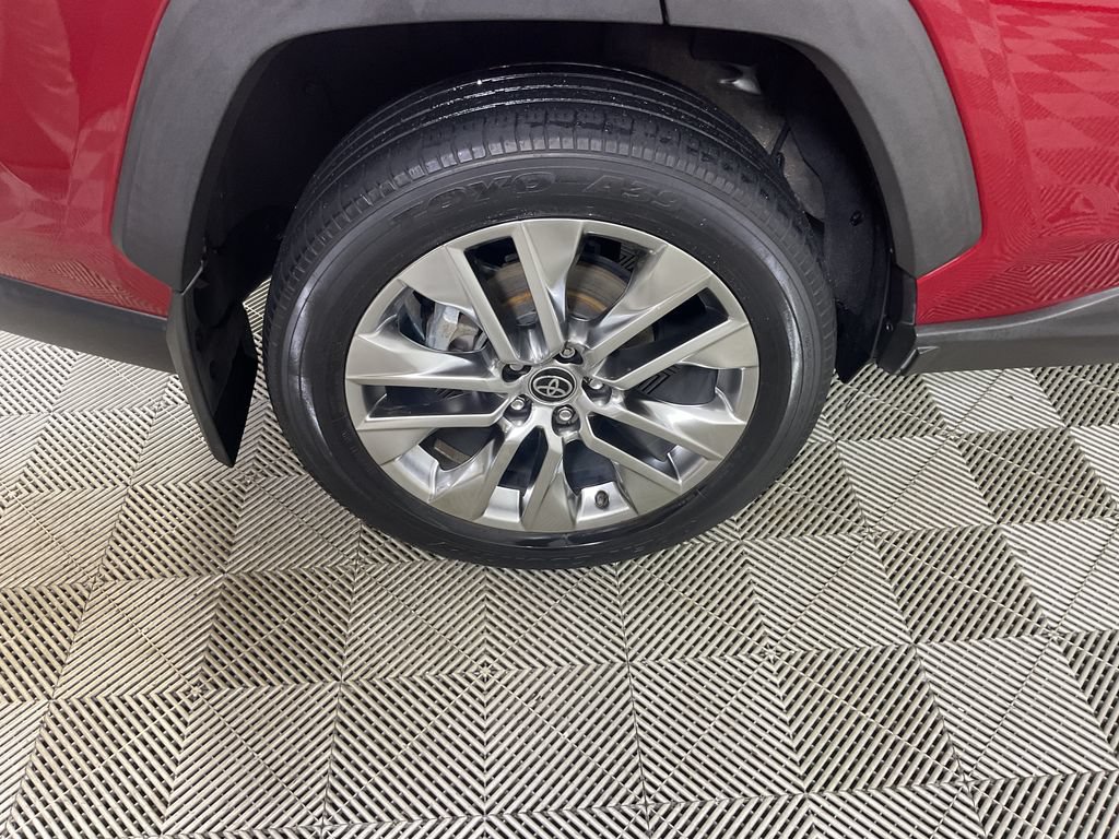 Used 2021 Toyota RAV4 Limited AWD/4WD image 10