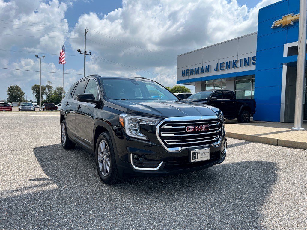 Certified 2024 GMC Terrain SLT image 1
