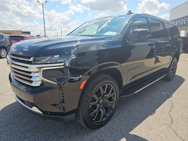 Used 2023 Chevrolet Suburban High Country AWD/4WD image 3