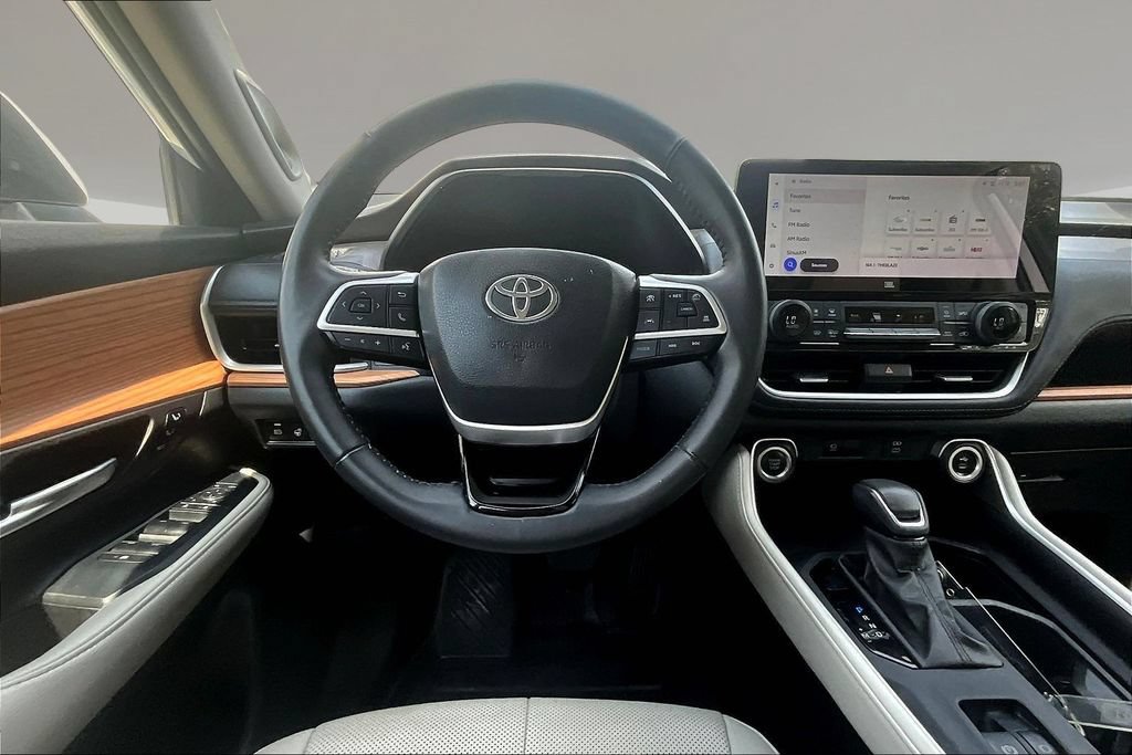 Used 2024 Toyota Grand Highlander AWD image 8