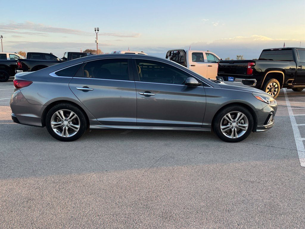 Used 2019 Hyundai Sonata SEL w/ Tech Package 02 FWD image 6
