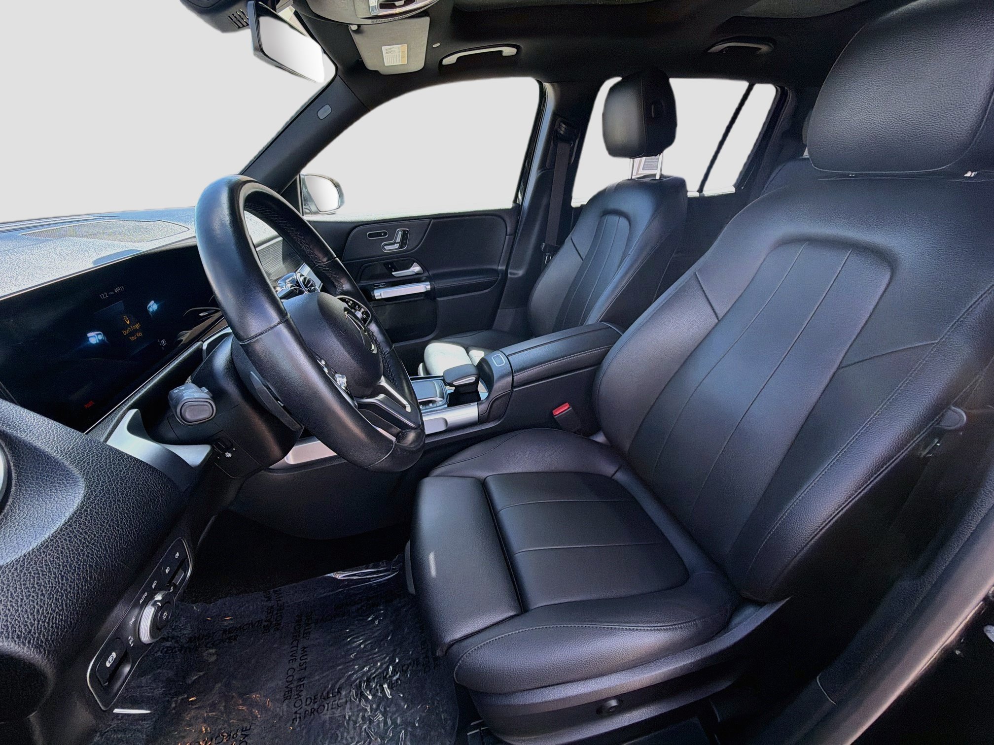 Used 2023 Mercedes-Benz GLB 250 4MATIC w/ Premium Package image 13
