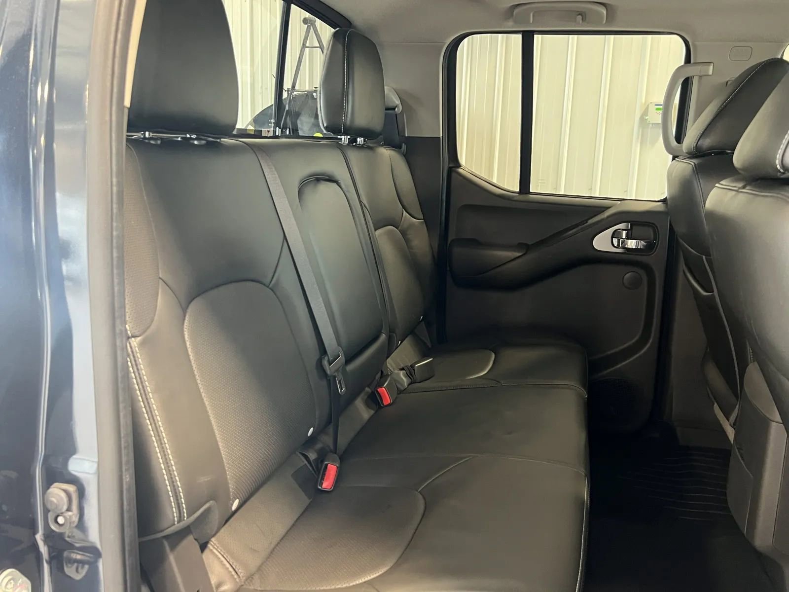 Used 2021 Nissan Frontier PRO-4X w/ Pro-4x Utility Package AWD/4WD image 25