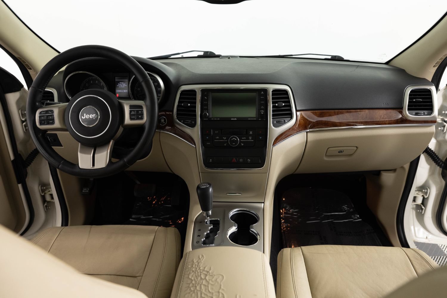 Used 2011 Jeep Grand Cherokee Limited AWD/4WD image 38