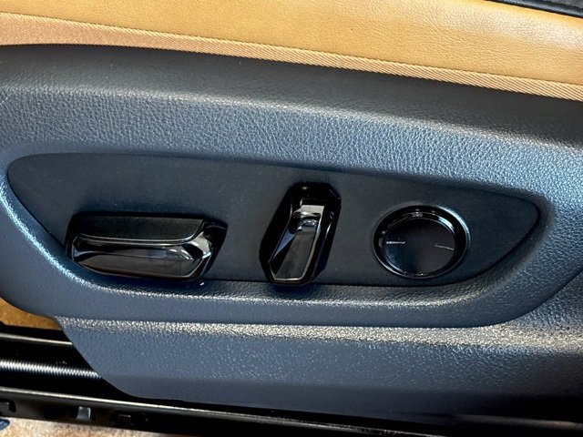 Used 2024 Lexus RZ 300e Premium image 14