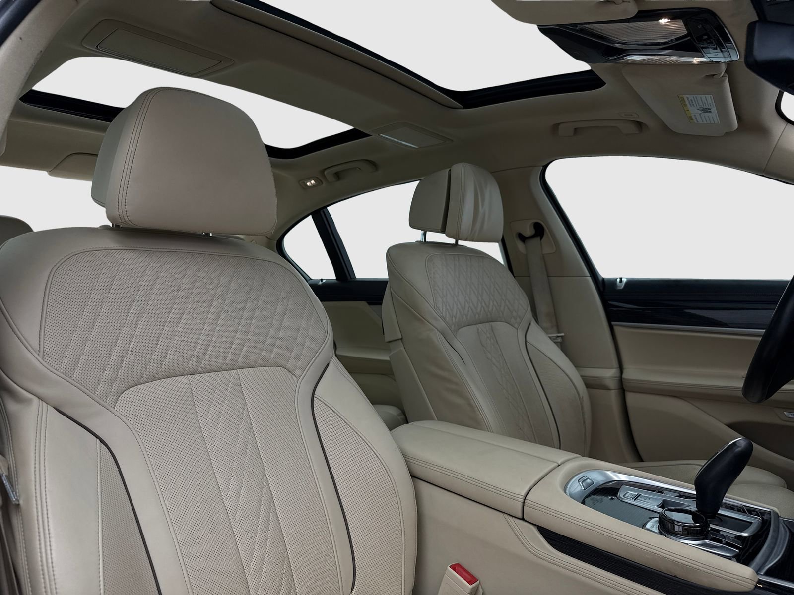 Used 2017 BMW 750i image 40