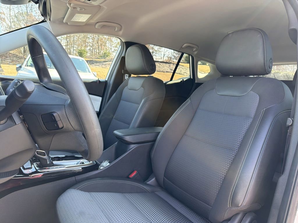 Used 2025 Chevrolet Trax LT image 12