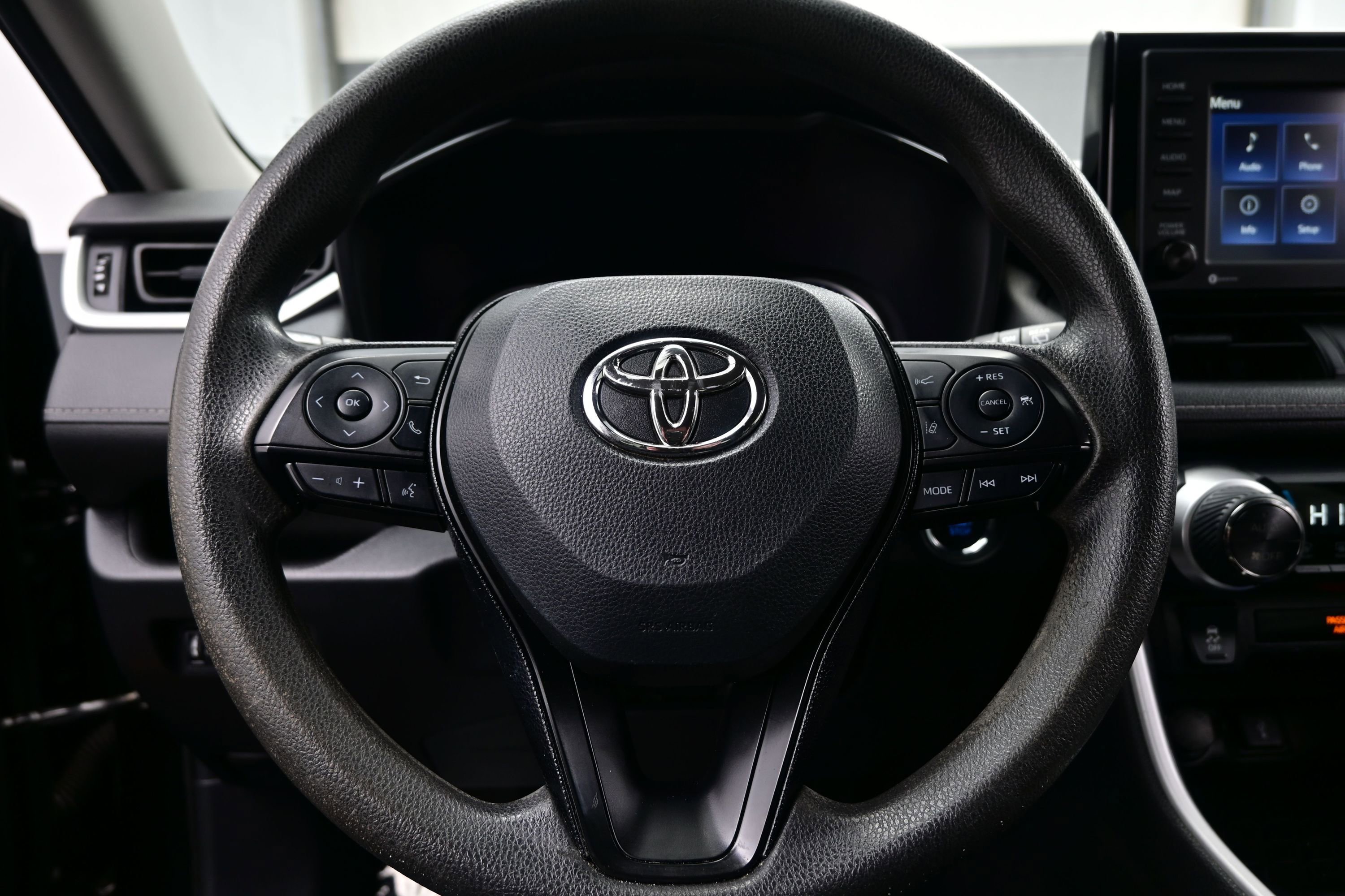 Used 2021 Toyota RAV4 XLE AWD/4WD image 23