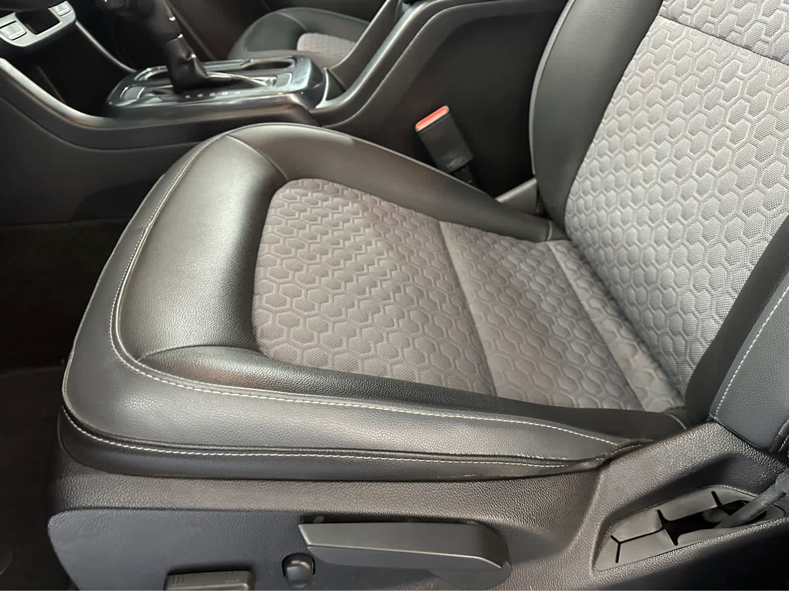 Used 2018 Chevrolet Colorado Z71 AWD/4WD image 13