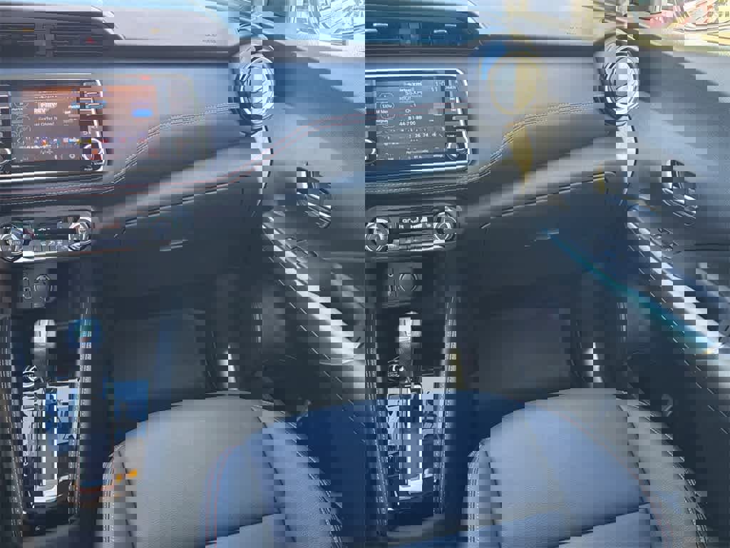 Used 2019 Nissan Kicks SR w/ SR Premium Package image 20