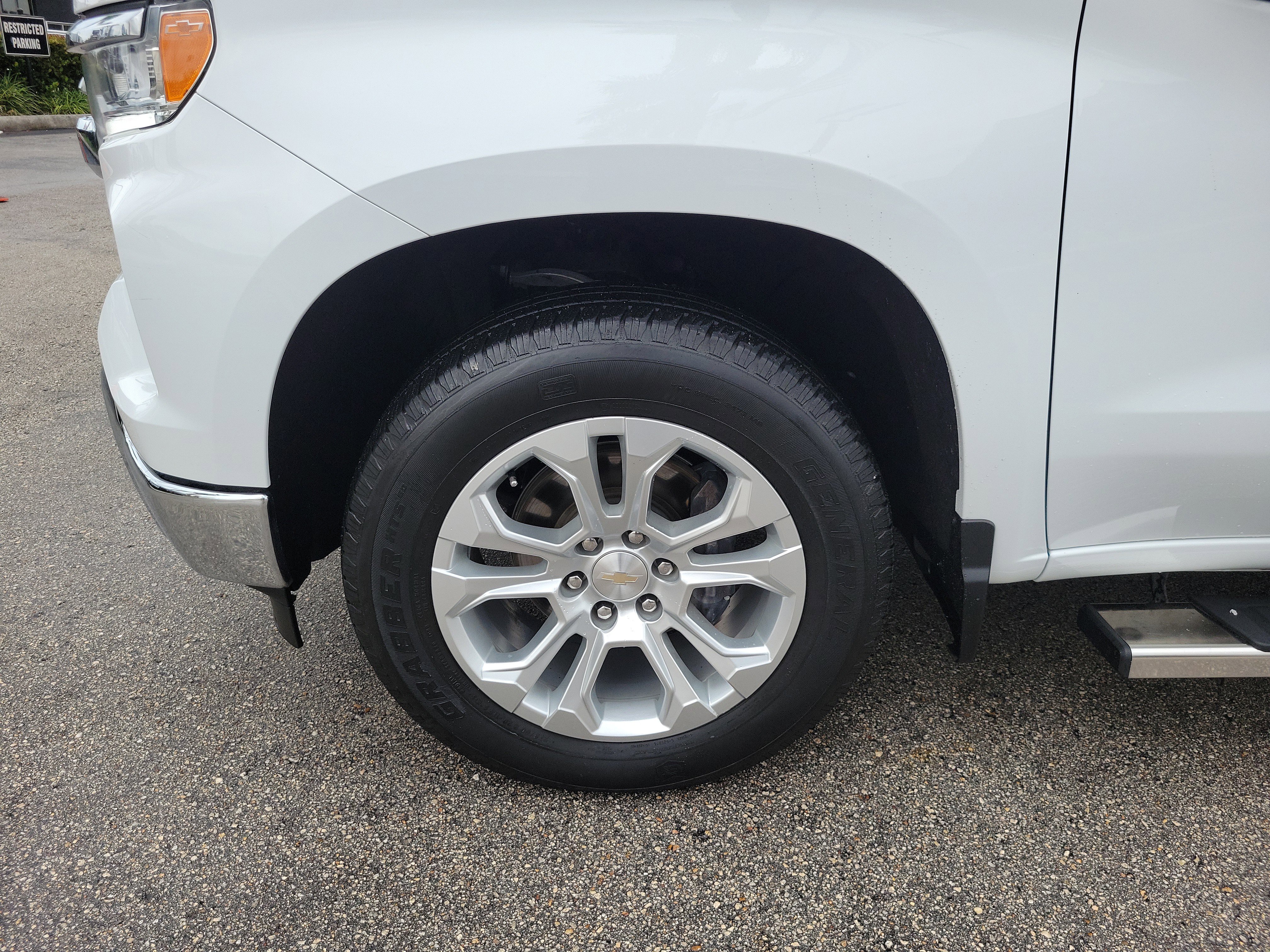 Used 2024 Chevrolet Silverado 1500 LTZ image 26