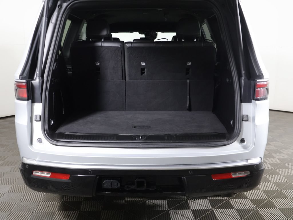 Used 2024 Jeep Wagoneer Series II w/ Flexible Seating Group AWD/4WD image 18