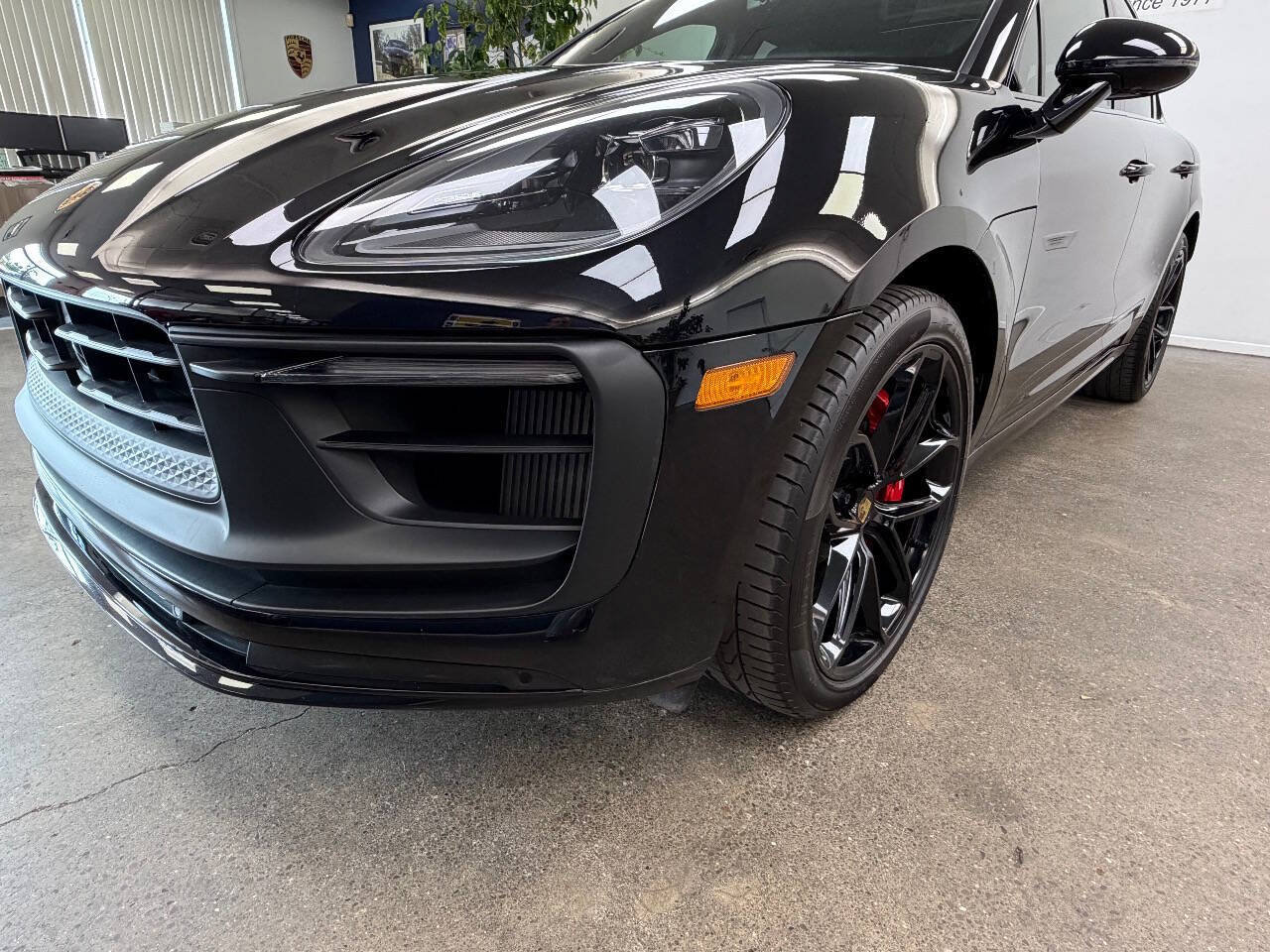 Used 2025 Porsche Macan GTS w/ Premium Package Plus (PU3) AWD/4WD image 14