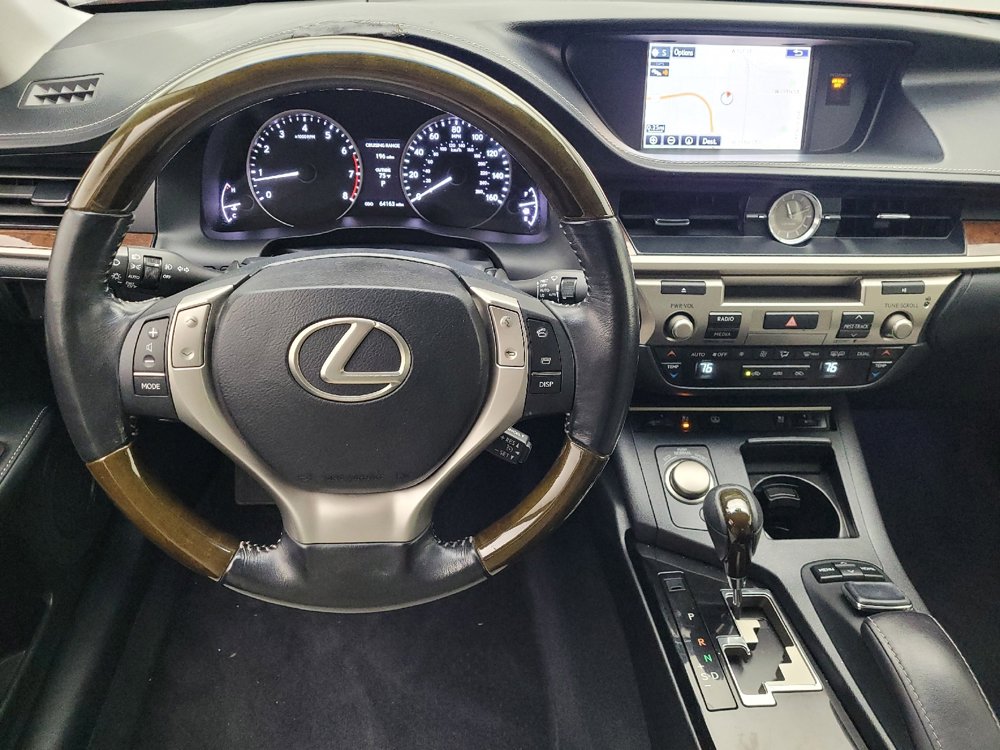 Used 2015 Lexus ES 350 w/ Luxury Package FWD image 22