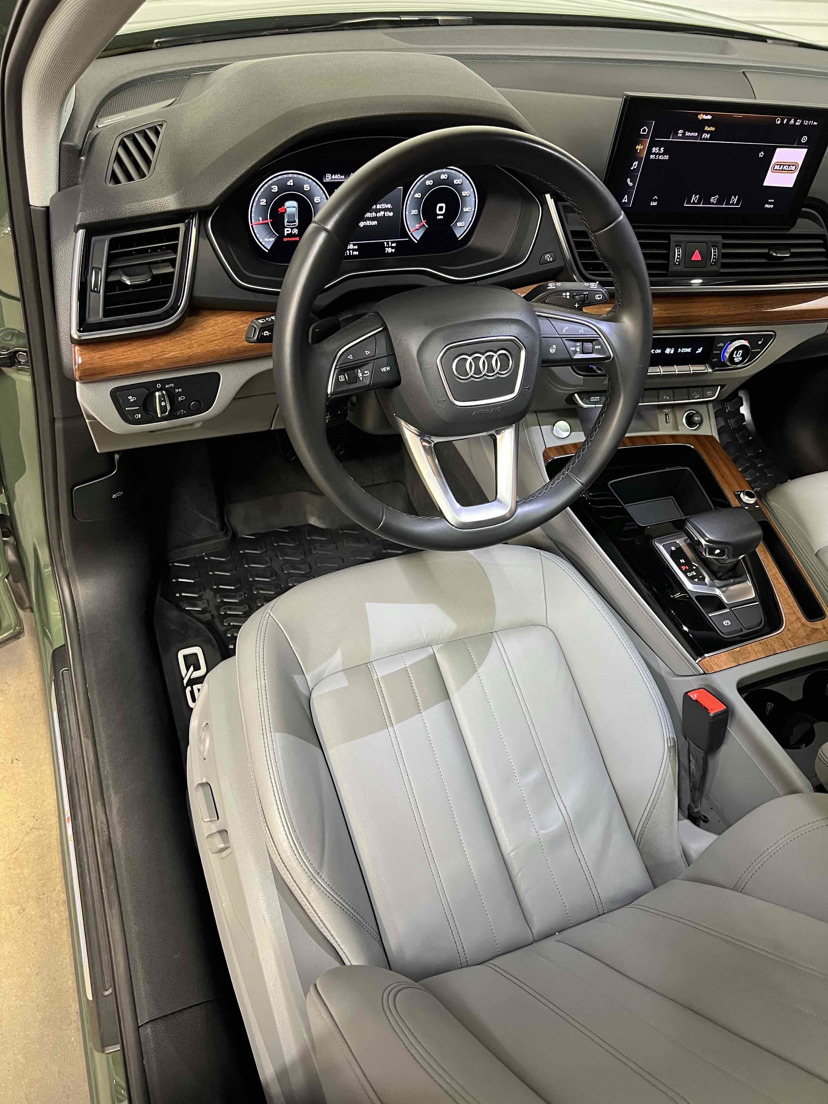 Used 2023 Audi Q5 2.0T Premium Plus AWD/4WD image 42