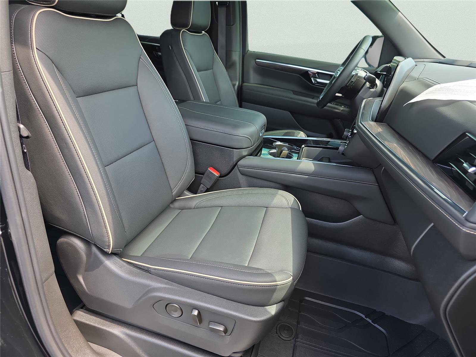 Used 2026 Chevrolet Tahoe Premier w/ Sun And Tow Package image 23