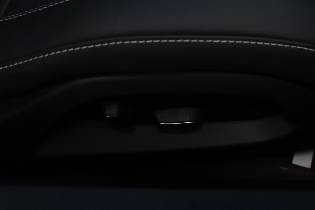 New 2026 Chevrolet Corvette Stingray Convertible w/ Battery Protection Package image 38