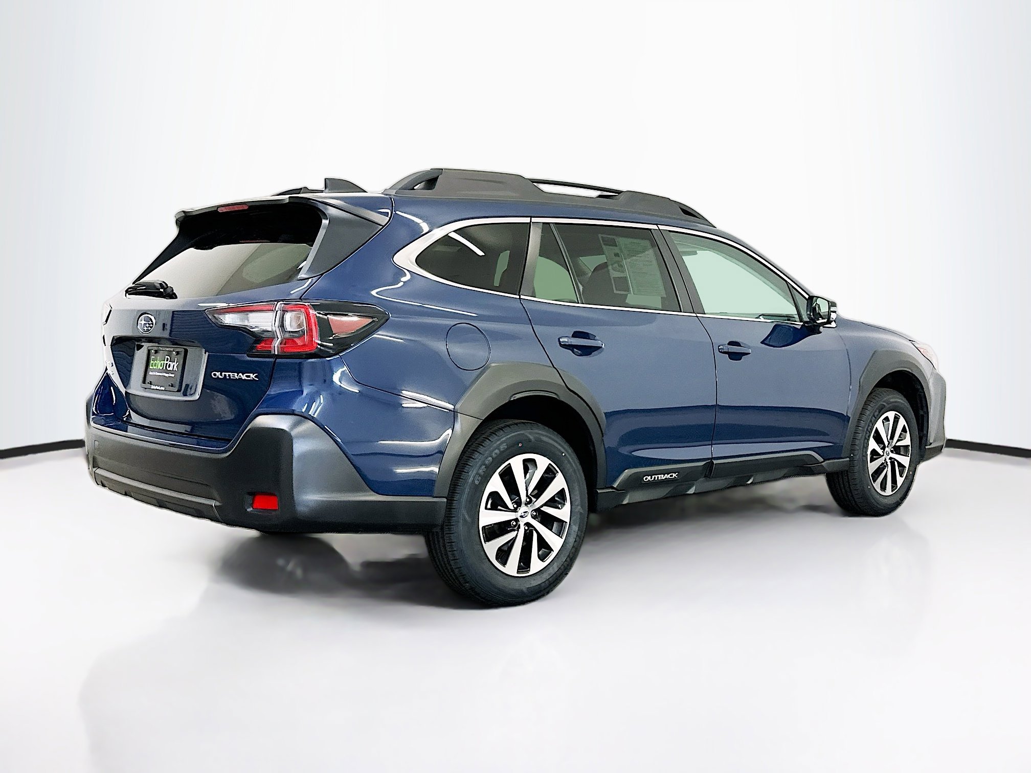 Used 2025 Subaru Outback Premium image 9