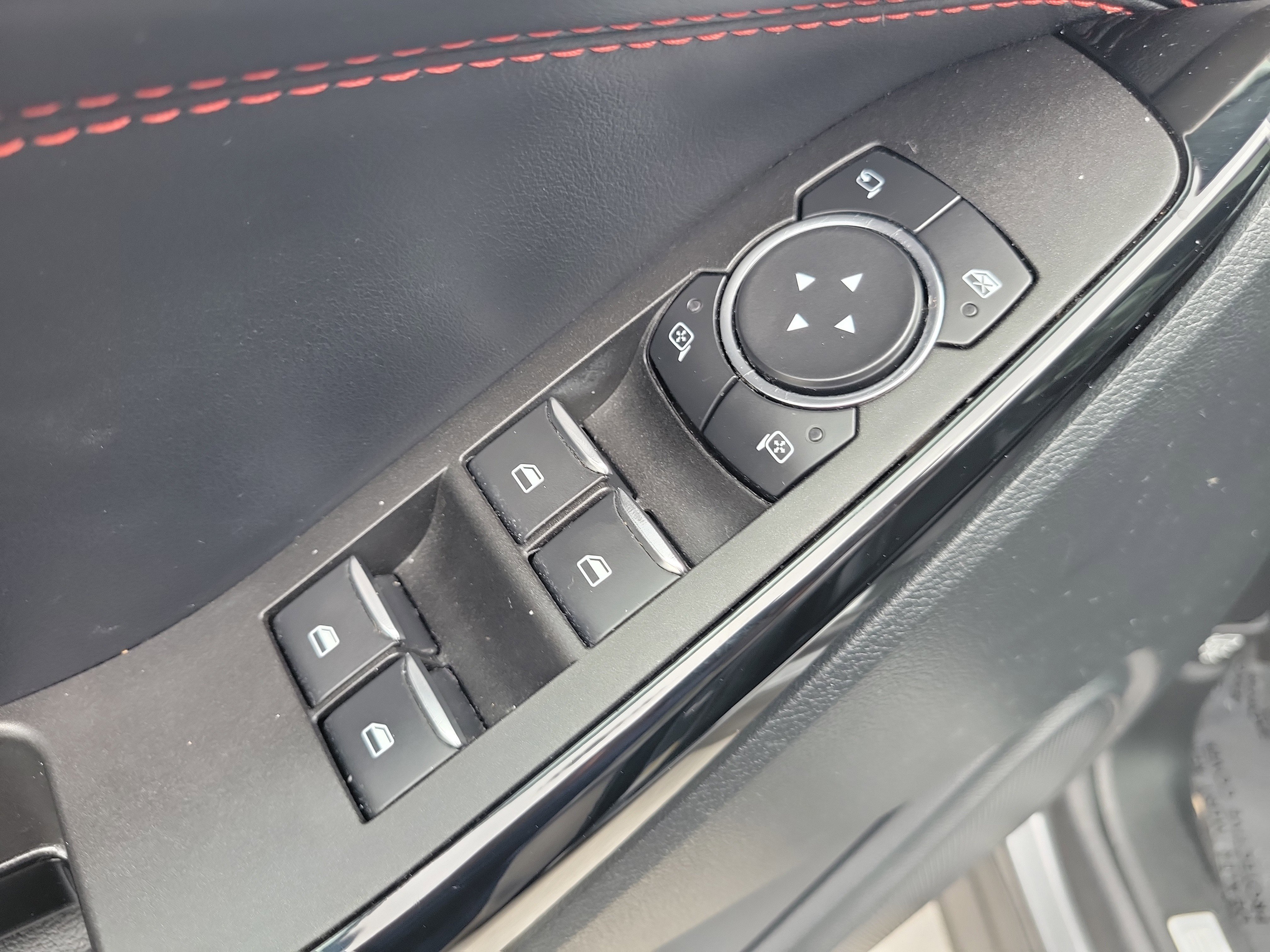 Used 2022 Ford Explorer ST-Line RWD image 24