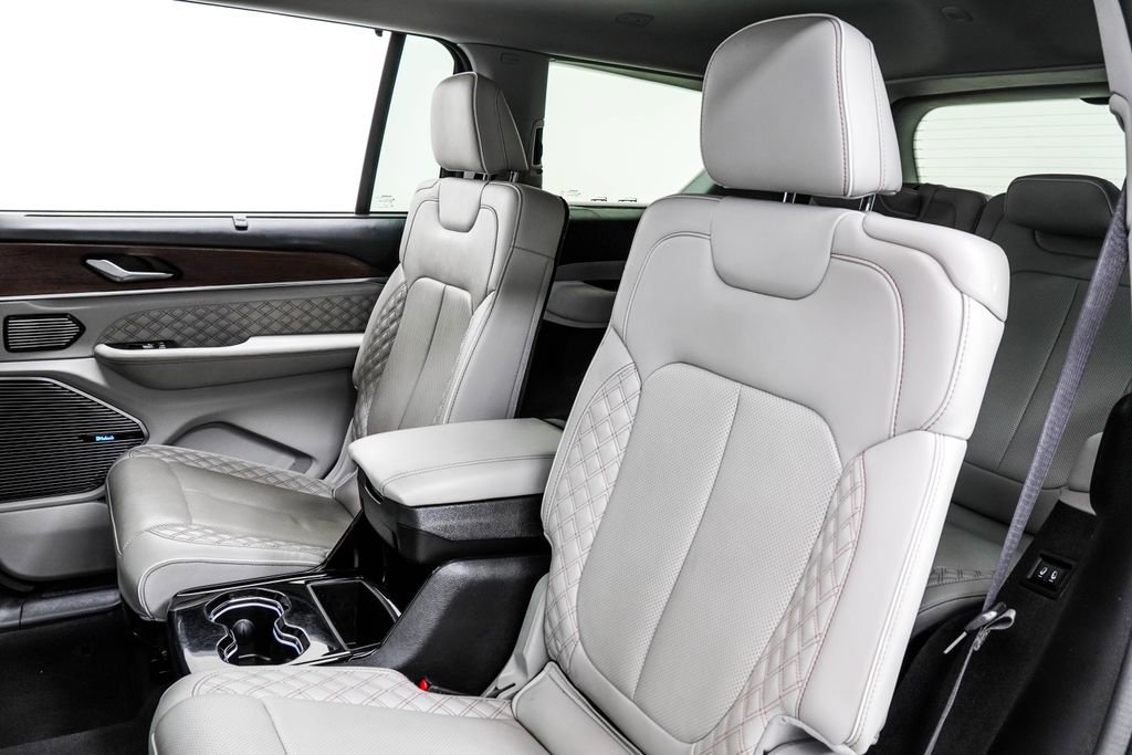 Used 2023 Jeep Grand Cherokee L Summit w/ Advanced Protech Group IV image 17