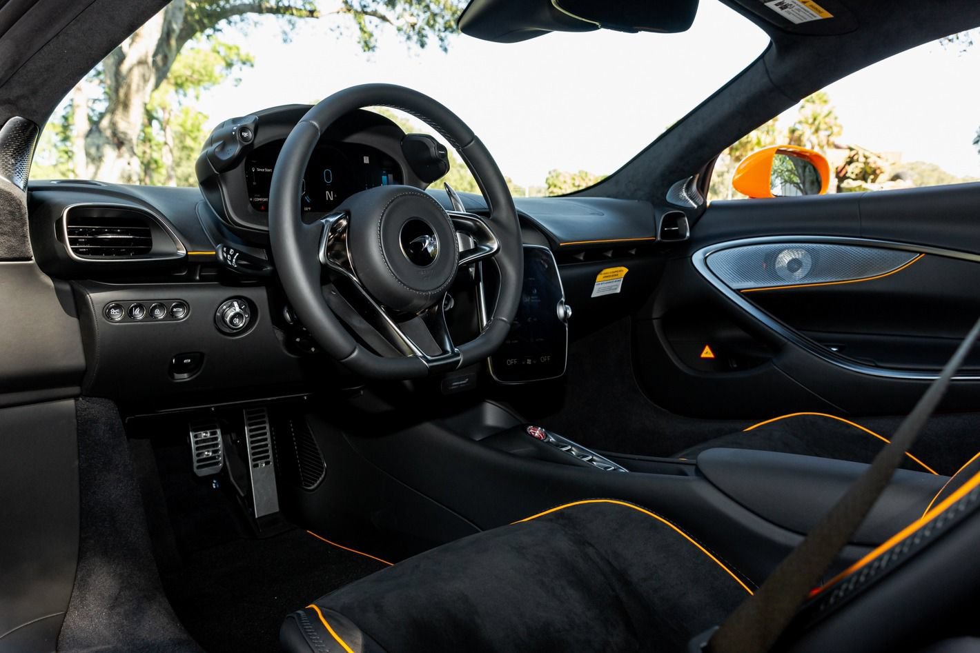 Used 2024 McLaren Artura RWD image 61