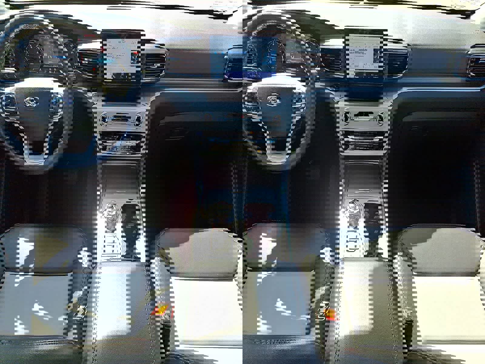 Used 2022 Ford Explorer XLT w/ Equipment Group 202A AWD/4WD image 11